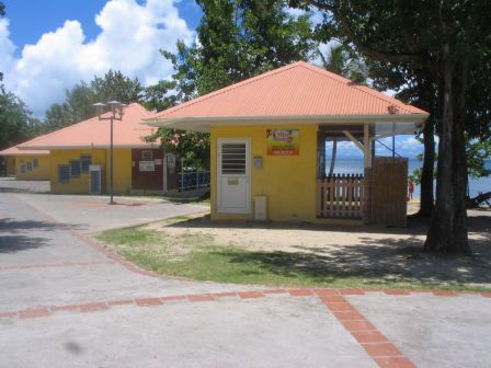 Boutiques sur la plage Corp de Garde