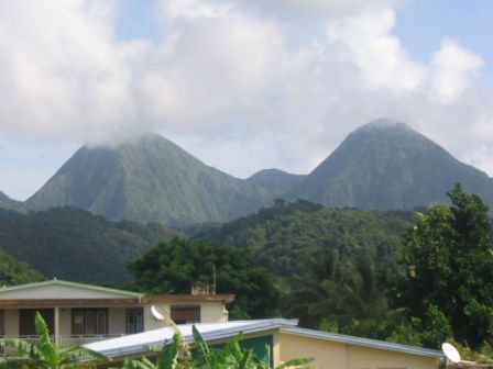 Piton du Carbet depuis Schoelcher, août 2010 Piton du Carbet depuis Schoelcher