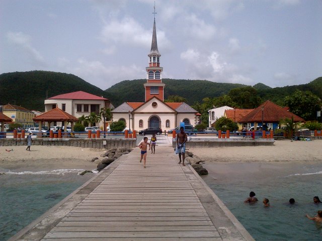 Vue du ponton de l'église des Anses d'Arlet