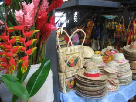 Grand marché couvert de Fort de France artisanat